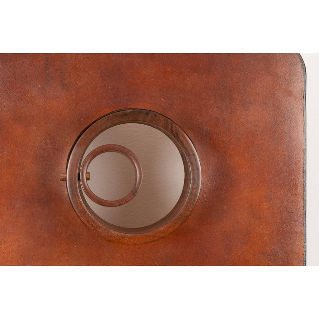 Tabourets et applique en merisier et cuir. Années 1970 17