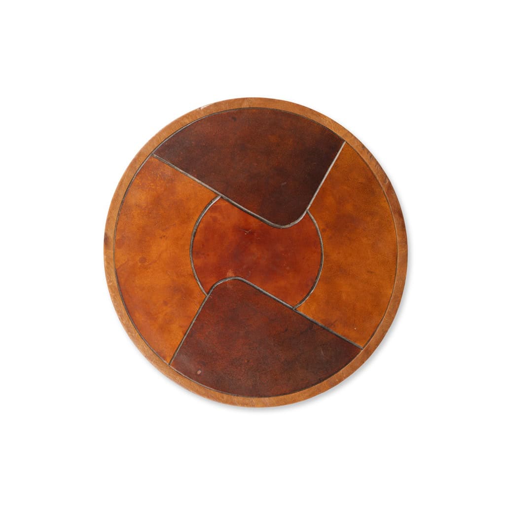 Tabourets et applique en merisier et cuir. Années 1970 11