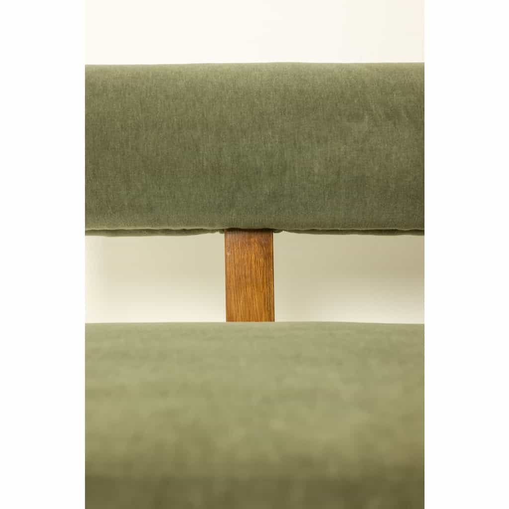 Banquette 3 places en frêne clair et velours de mohair vert. Contemporain 7