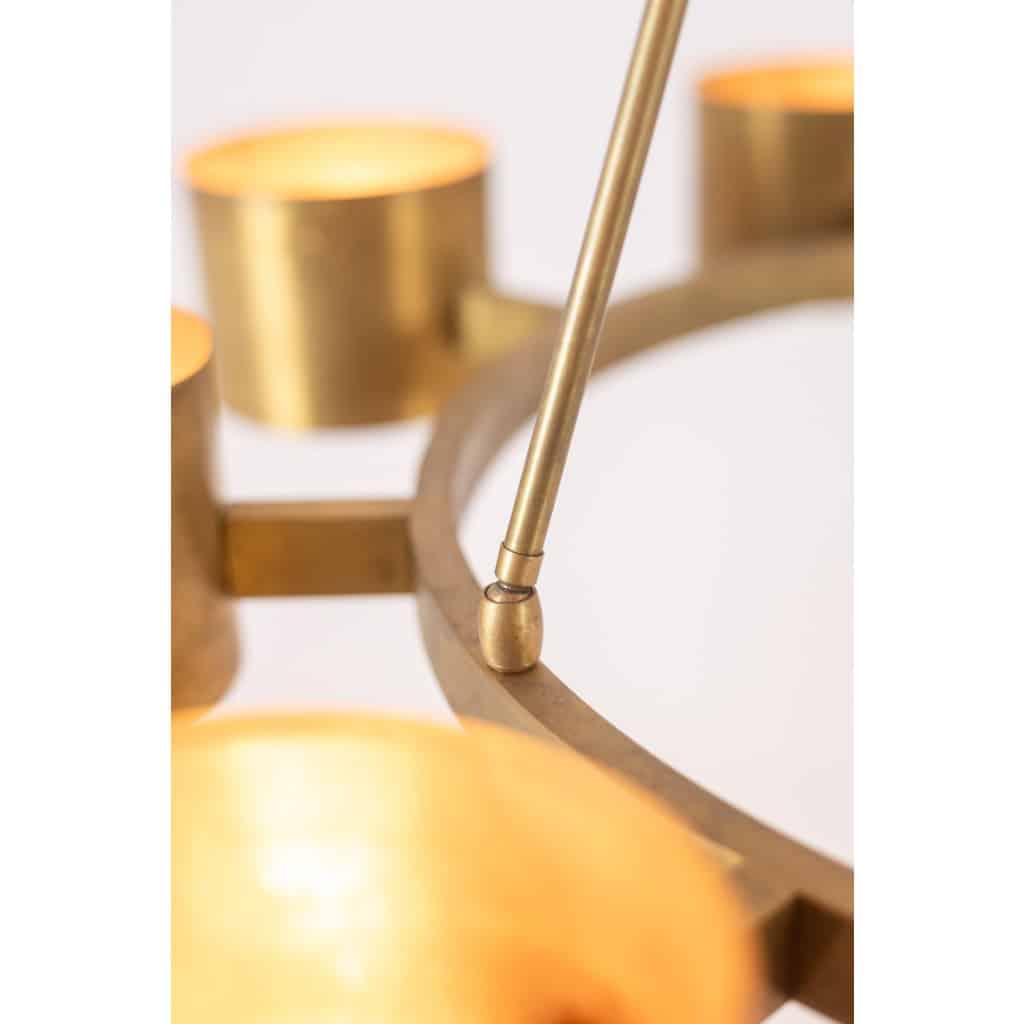 Lustre circulaire en laiton doré mat. Travail italien contemporain 6