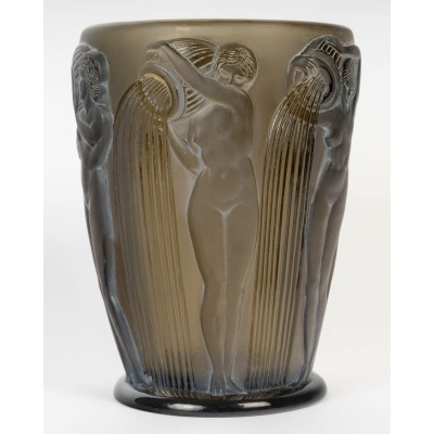 1926 René Lalique – Vase Danaïdes Verre Topaze Fumé Patiné Blanc 1926 René Lalique – Vase Danaïdes Verre Topaze Fumé Patiné Blanc