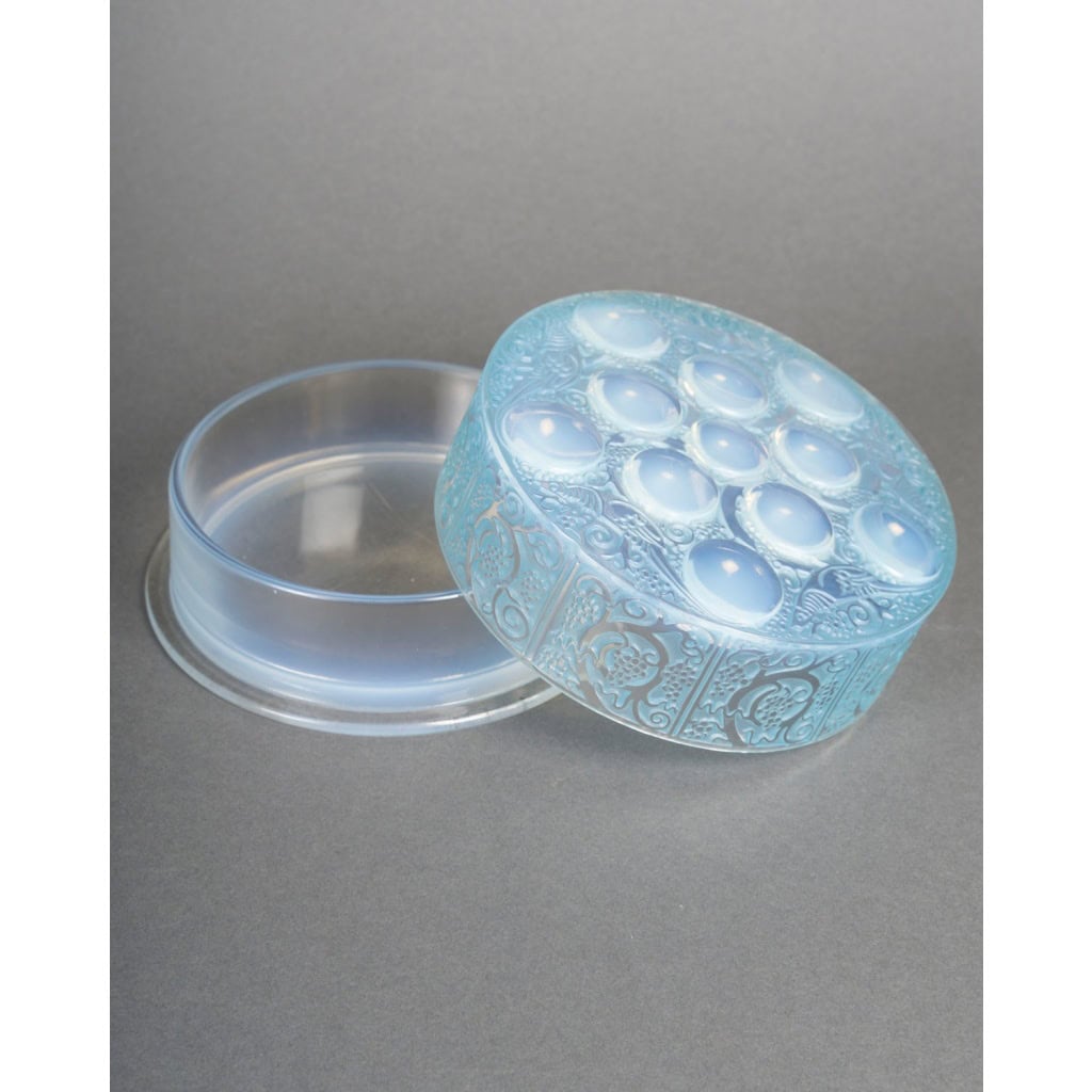 1926 René Lalique – Boîte Roger Verre Opalescent Patiné Bleu 4