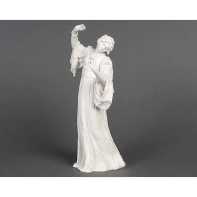 Agathon Léonard et Sèvres – Sculpture Statuette Danseuse avec Bracelet Porcelaine Agathon Léonard et Sèvres – Sculpture Statuette Danseuse avec Bracelet Porcelaine