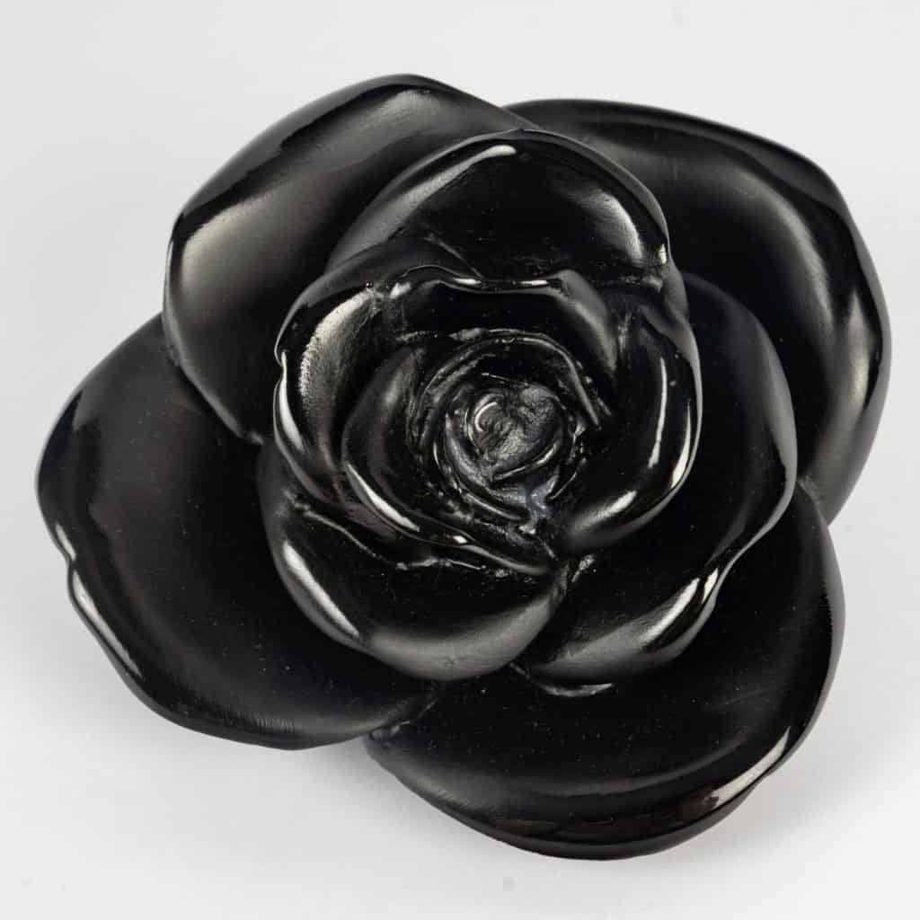 Daum France – Presse Papiers Fleur Décorative Rose Passion Cristal Noir 3
