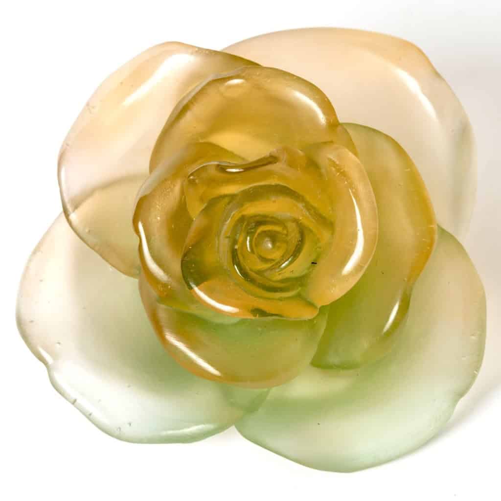 Daum France – Presse Papiers Fleur Décorative Rose Passion Cristal Vert et Orange 3