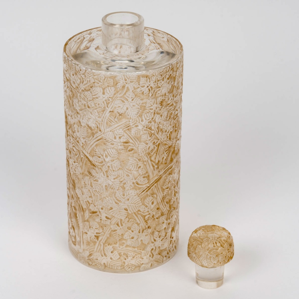 1931 René Lalique – Carafe Vigne Verre Blanc Patiné Sépia 5