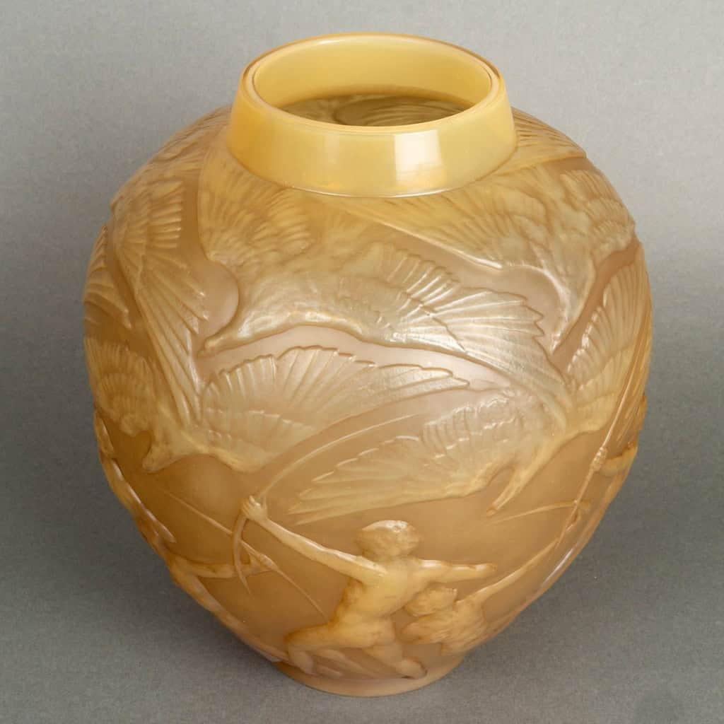 1921 René Lalique – Vase Archers Verre Butterscotch Patiné Sépia 7