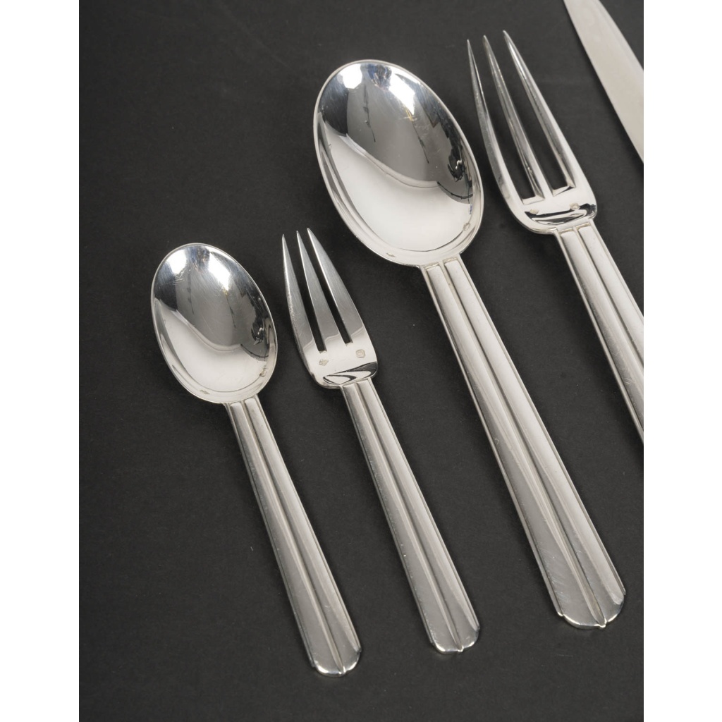 JEAN E. PUIFORCAT – Ménagère 145 pièces Modèle « BIARRITZ » argent massif CIRCA 1930 5