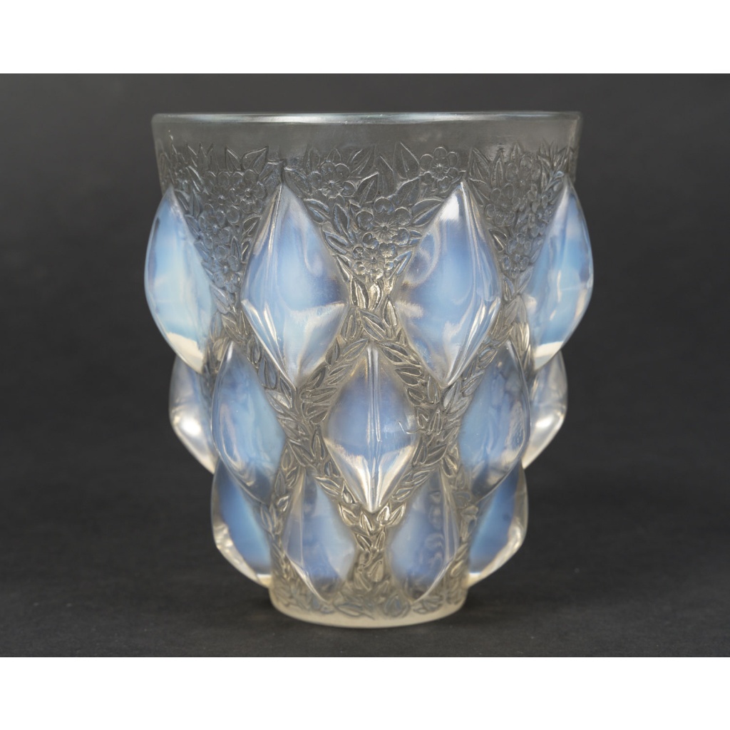 René LALIQUE – Vase RAMPILLON dit CABOCHONS et FLEURETTES 1927 5 René LALIQUE – Vase RAMPILLON dit CABOCHONS et FLEURETTES 1927 5