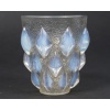 René LALIQUE – Vase RAMPILLON dit CABOCHONS et FLEURETTES 1927 18 René LALIQUE – Vase RAMPILLON dit CABOCHONS et FLEURETTES 1927 18