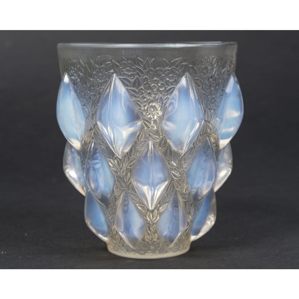 René LALIQUE – Vase RAMPILLON dit CABOCHONS et FLEURETTES 1927 7 René LALIQUE – Vase RAMPILLON dit CABOCHONS et FLEURETTES 1927 7