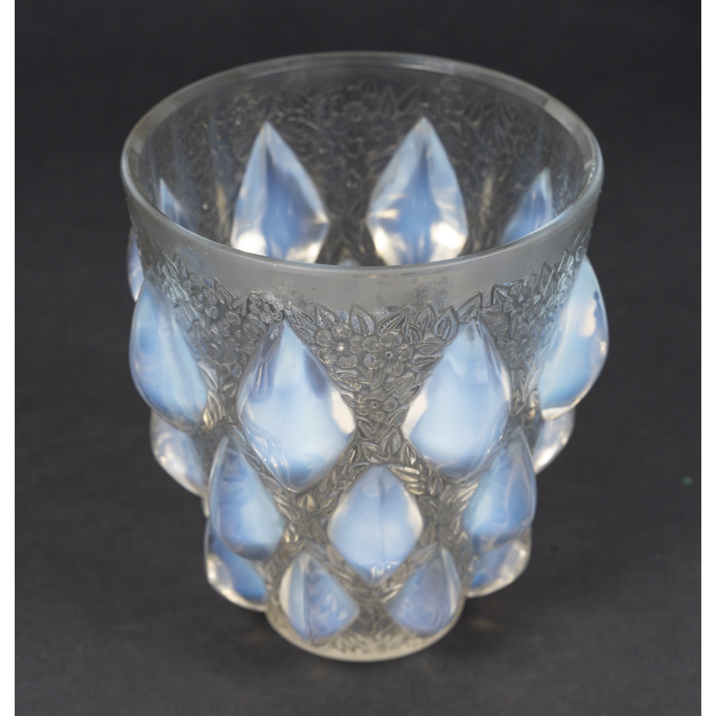 René LALIQUE – Vase RAMPILLON dit CABOCHONS et FLEURETTES 1927 3 René LALIQUE – Vase RAMPILLON dit CABOCHONS et FLEURETTES 1927 3