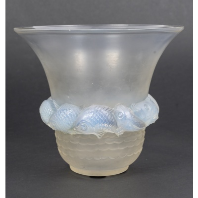 René LALIQUE – Vase PIRIAC en verre moulé pressé créé en 1930 René LALIQUE – Vase PIRIAC en verre moulé pressé créé en 1930