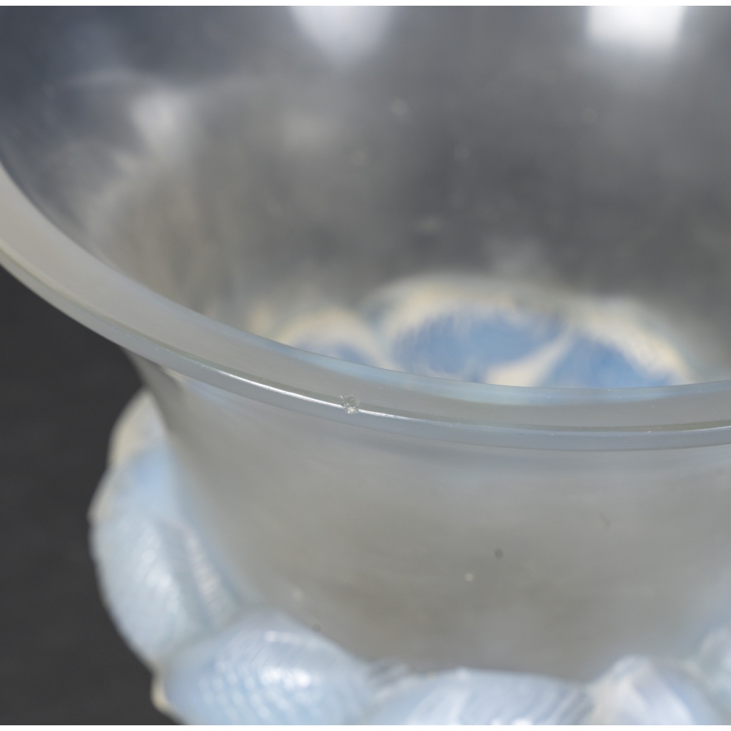 René LALIQUE – Vase PIRIAC en verre moulé pressé créé en 1930 18 René LALIQUE – Vase PIRIAC en verre moulé pressé créé en 1930 18