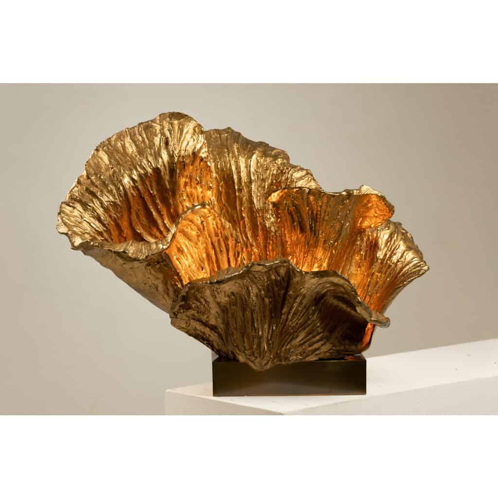 Chrystiane Charles, pour Maison Charles. Lampe en bronze doré. Signée. 6