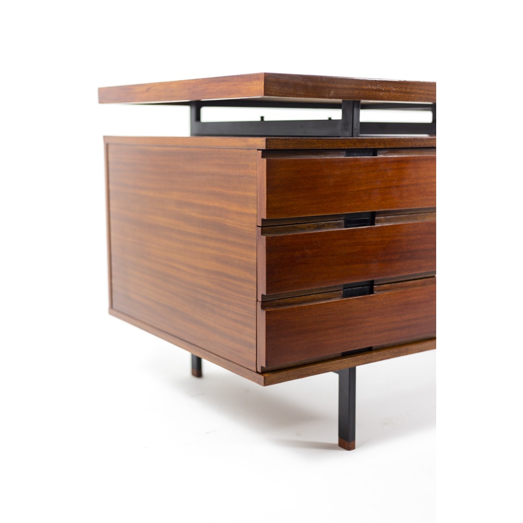 Pierre Guariche, Bureau en acajou et métal laqué, années 1960 9