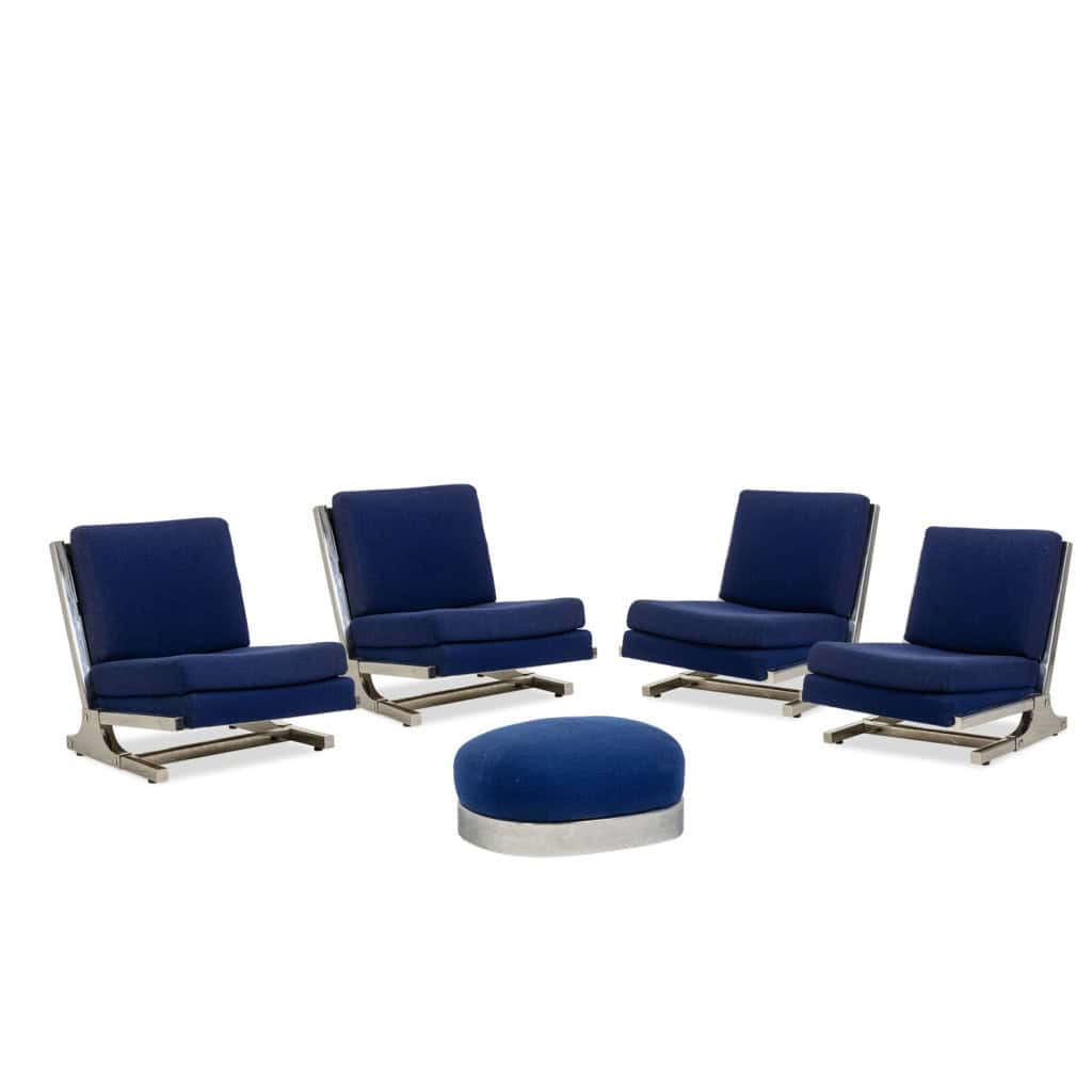 Valérian Rybar Paire de chauffeuses et pouf en acier chromé. Années 70 5 Valérian Rybar Paire de chauffeuses et pouf en acier chromé. Années 70 5