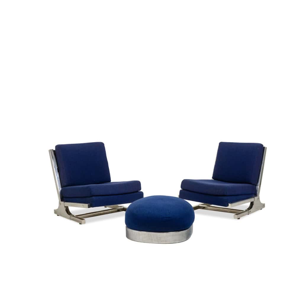 Valérian Rybar Paire de chauffeuses et pouf en acier chromé. Années 70 3 Valérian Rybar Paire de chauffeuses et pouf en acier chromé. Années 70 3