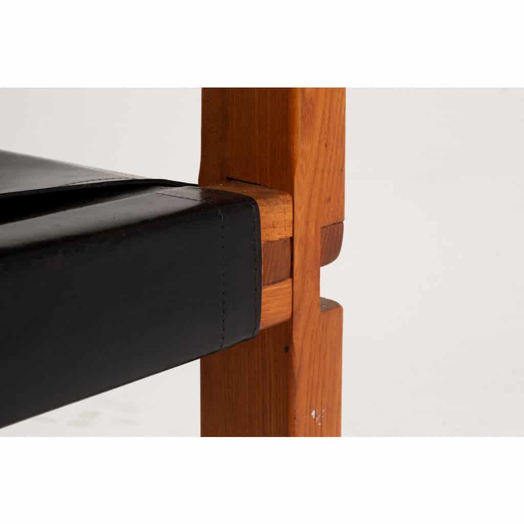 Pierre Chapo. Série de 8 chaises « S11 » en orme et cuir. Années 1960-70 15