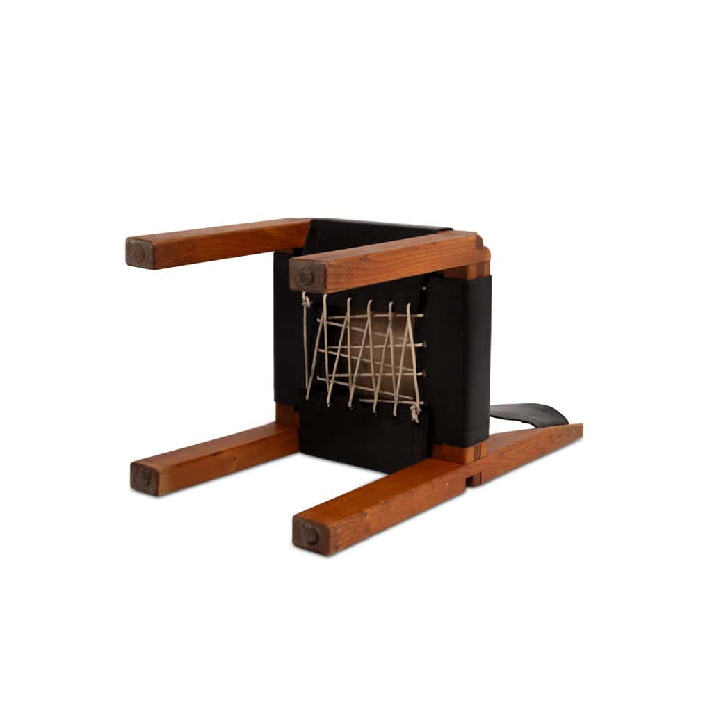 Pierre Chapo. Série de 8 chaises « S11 » en orme et cuir. Années 1960-70 17