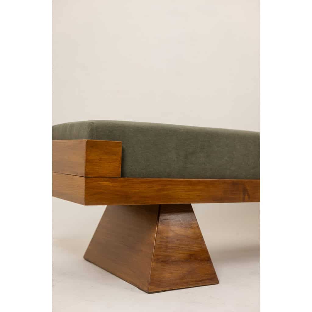 Banquette en frêne et velours de mohair vert. Contemporain 4