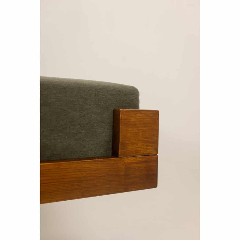 Banquette en frêne et velours de mohair vert. Contemporain 6