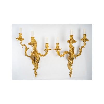 Paire d’appliques de style Louis XV d’époque Napoléon III (1850 – 1870). XIXème siècle. Paire d’appliques de style Louis XV d’époque Napoléon III (1850 – 1870). XIXème siècle.